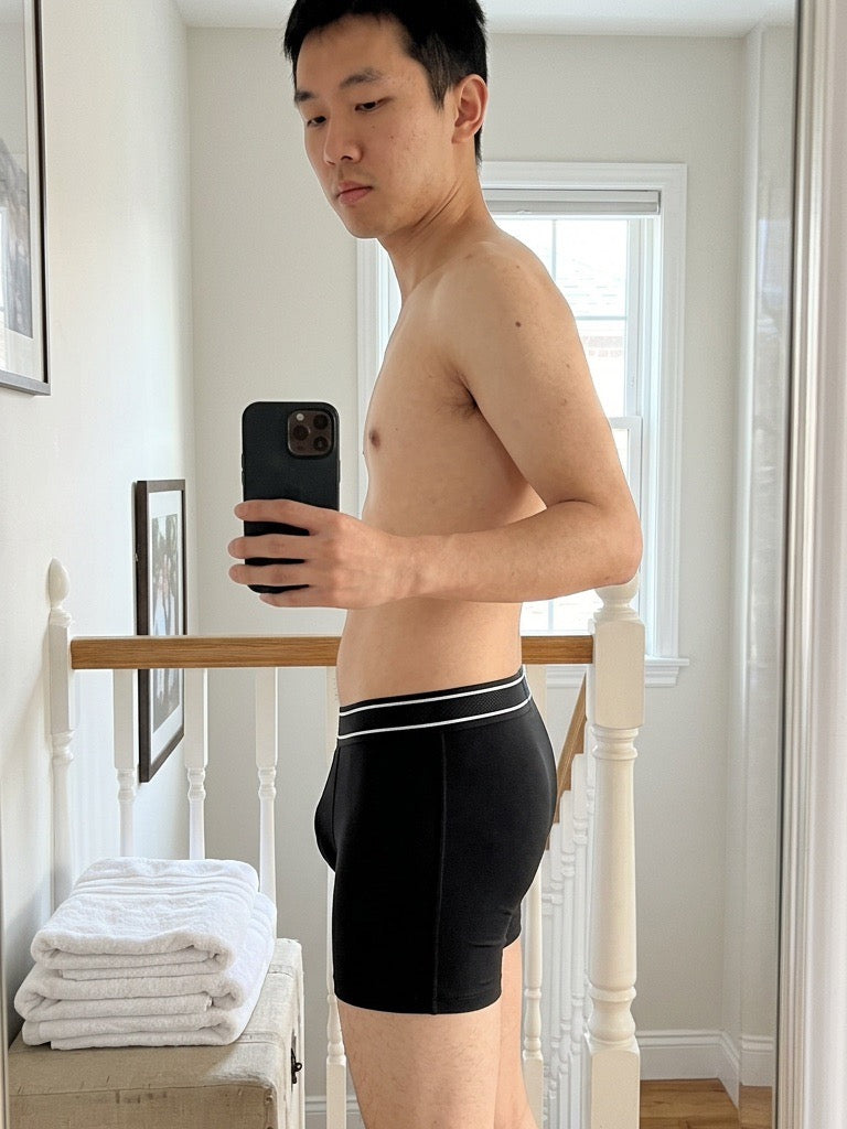 Homme portant le Boxer 3D FRØAMY noir, vu de profil, taille S